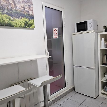 Hostal Elkano Барселона Экстерьер фото