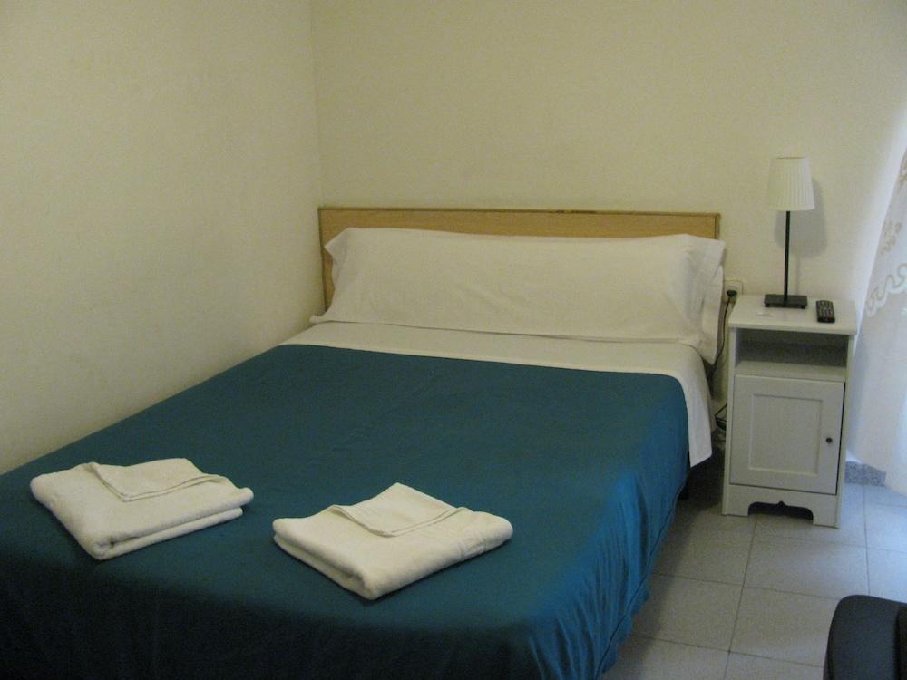 Hostal Elkano Барселона Экстерьер фото