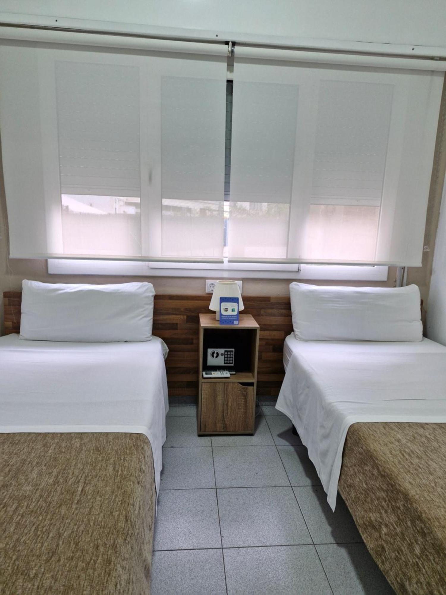 Hostal Elkano Барселона Экстерьер фото