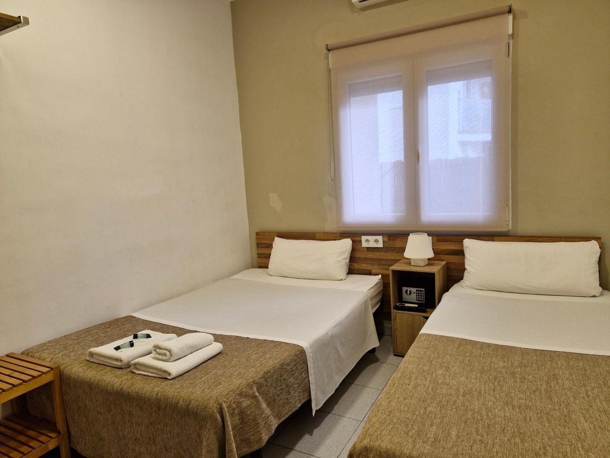 Hostal Elkano Барселона Экстерьер фото