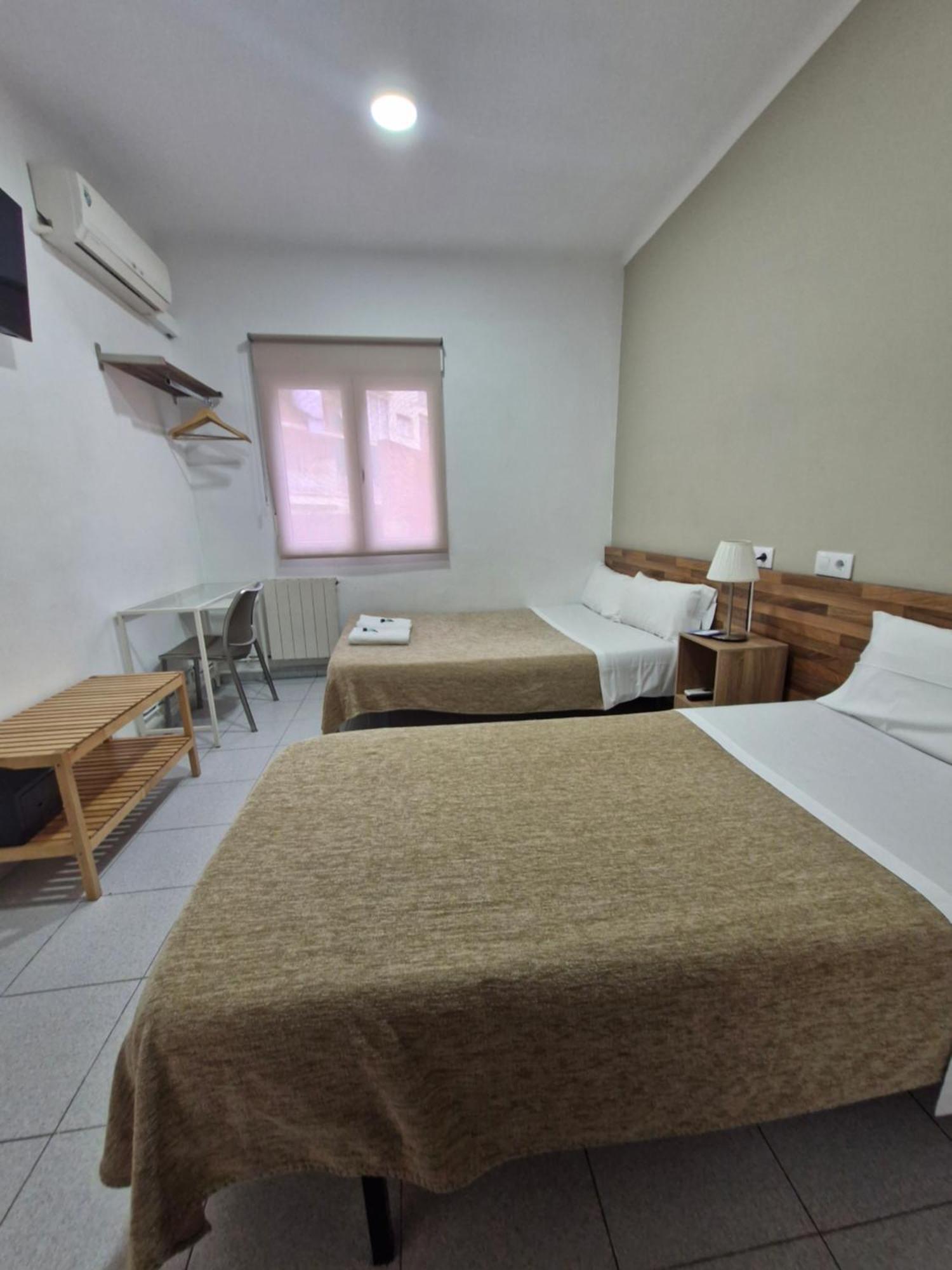 Hostal Elkano Барселона Экстерьер фото