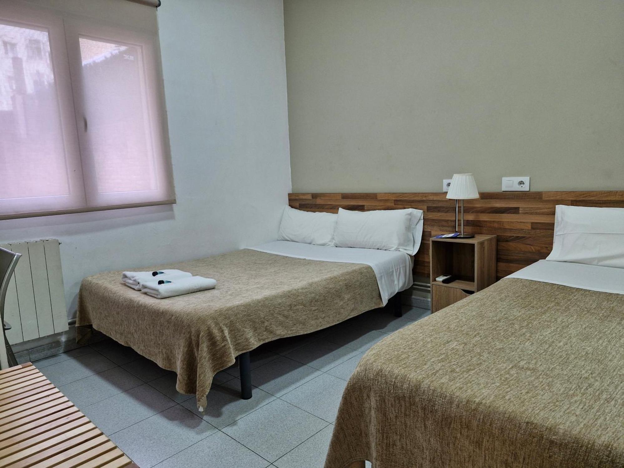 Hostal Elkano Барселона Экстерьер фото