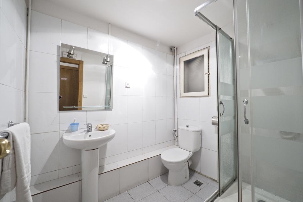 Hostal Elkano Барселона Экстерьер фото